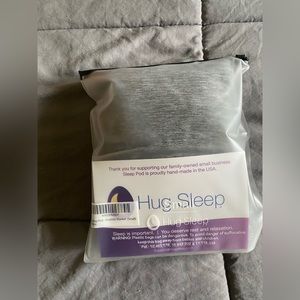 Hug sleep pod